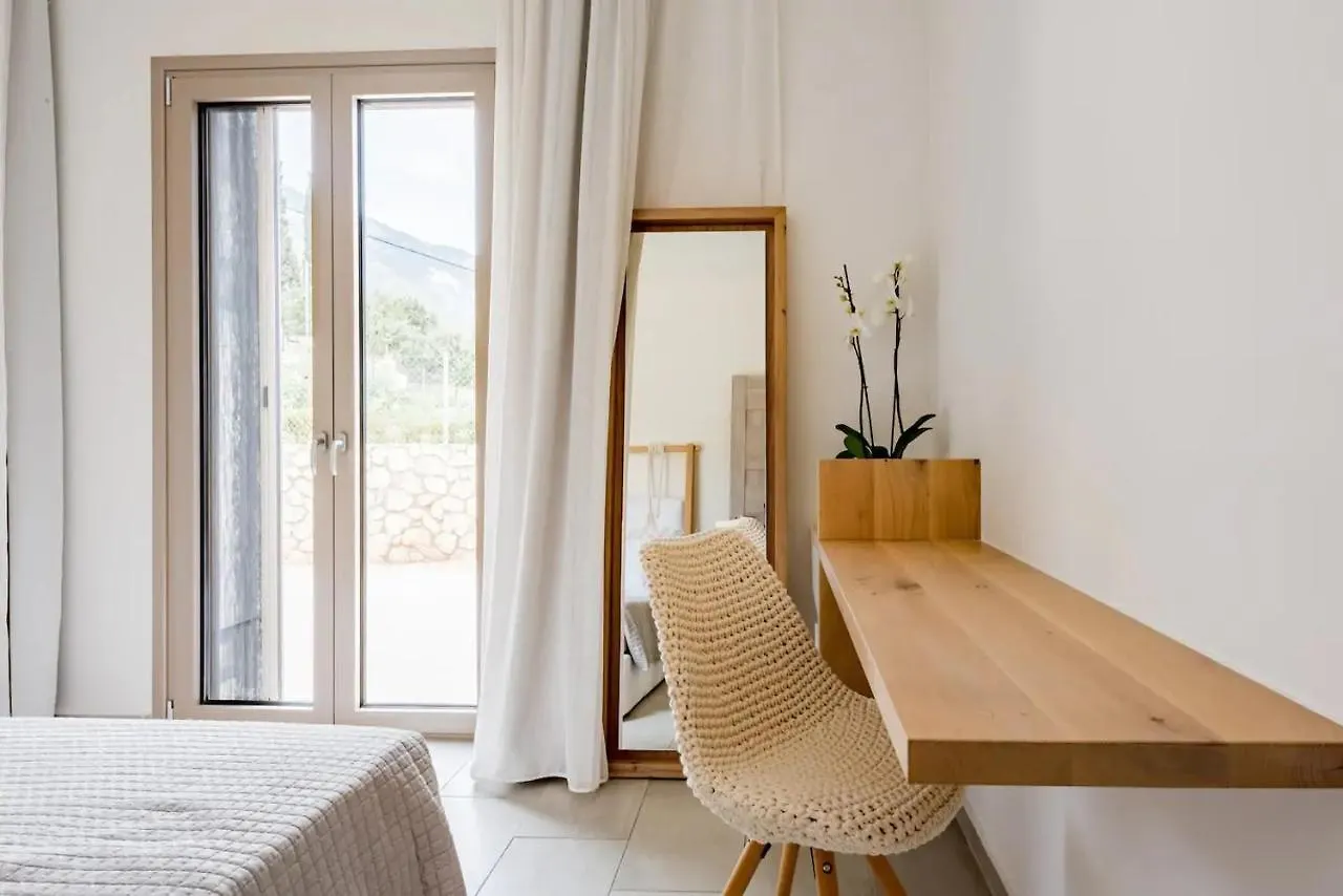 Etherealvilla-Family Villa With Pool Lourdata